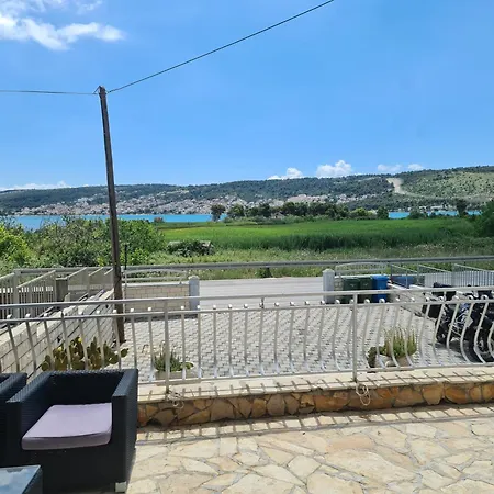 Bridge And Beach Apartment Trogir