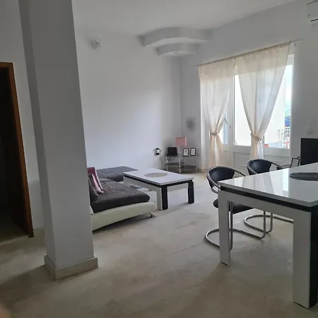 Bridge And Beach شقة تروغير